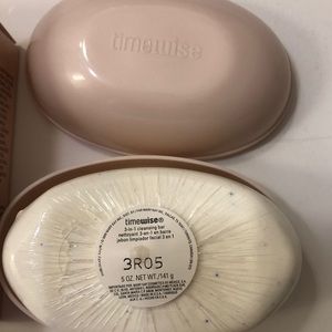 Mary Kay Makeup - A New Mary Kay timewise 3 - in- 1 cleansing bar Mary Kay Makeup - A New Mary Kay timewise 3 - in- 1 cleansing bar